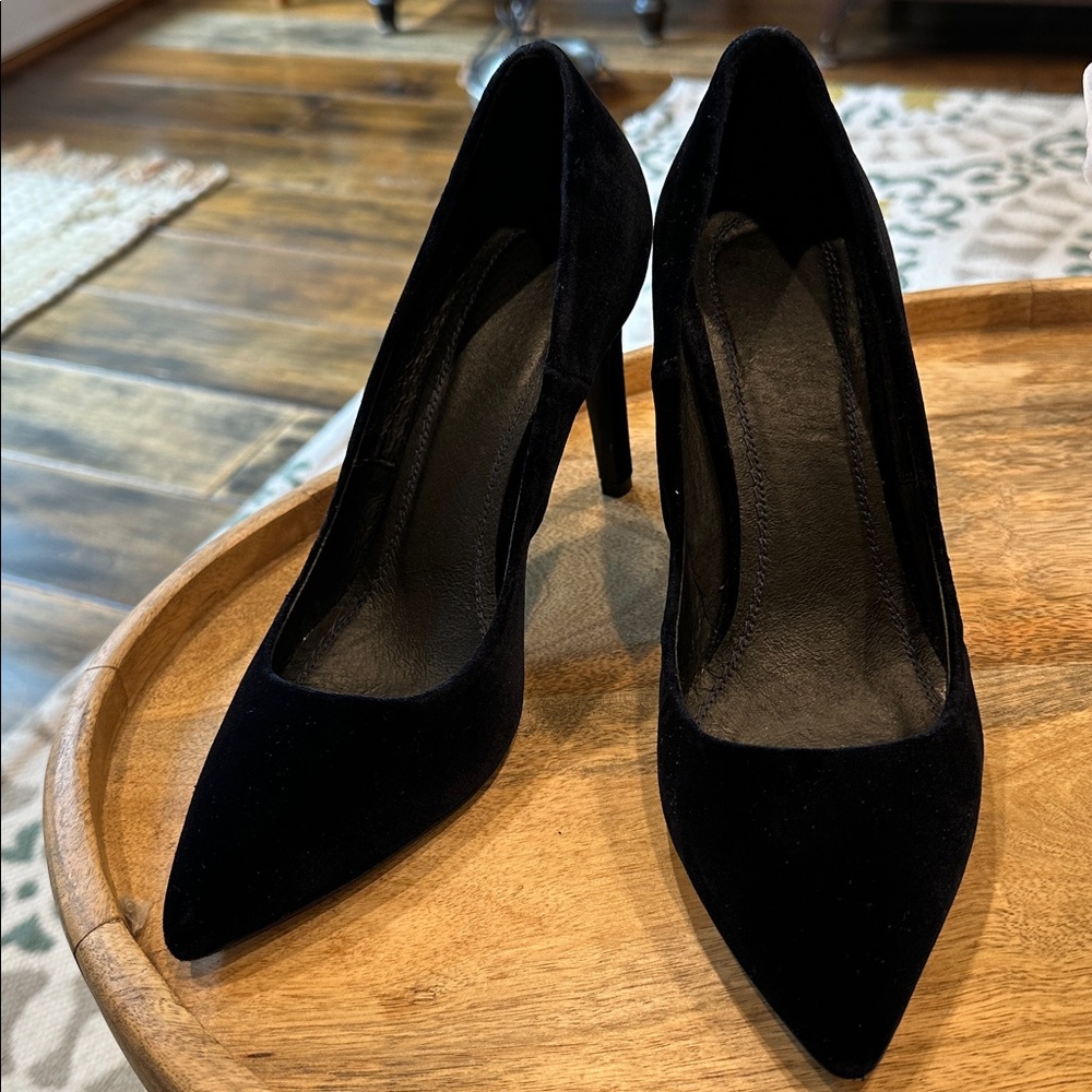 Maje Brand Elegant Navy Velvet Heels